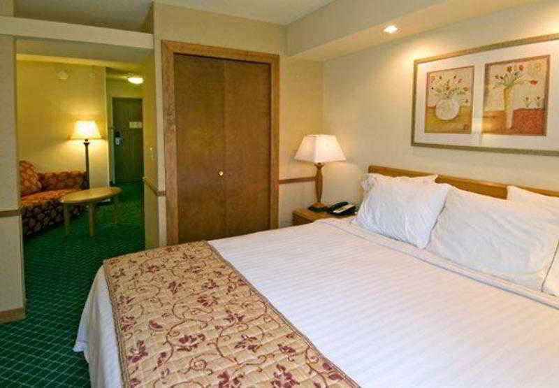 Fairfield Inn & Suites Valparaiso Rum bild